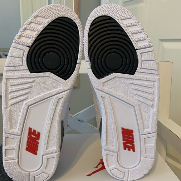Jordan 3 Retro SE Fire Red - Picture 6 of 7